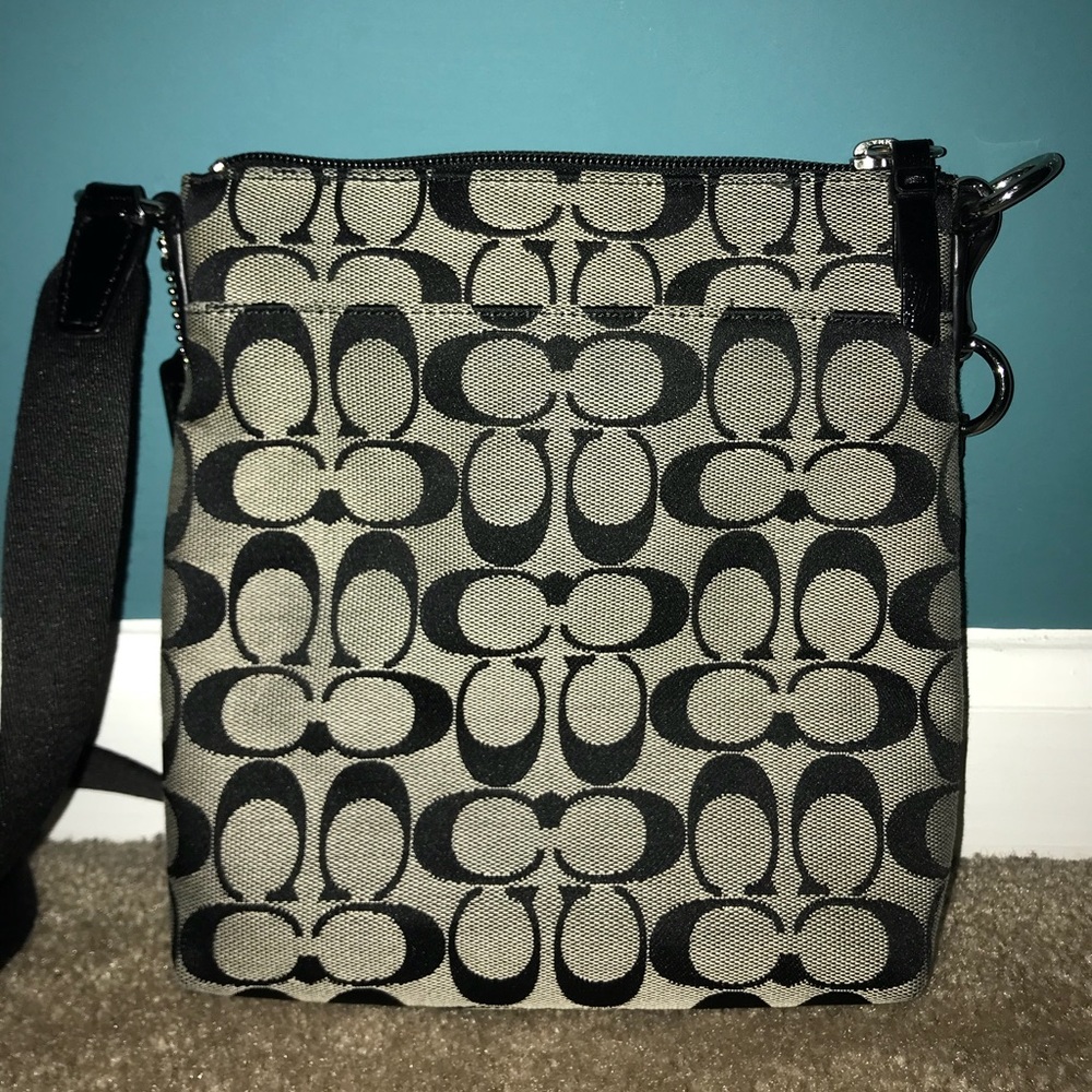 Coach Crossbody - Picture 2 of 4